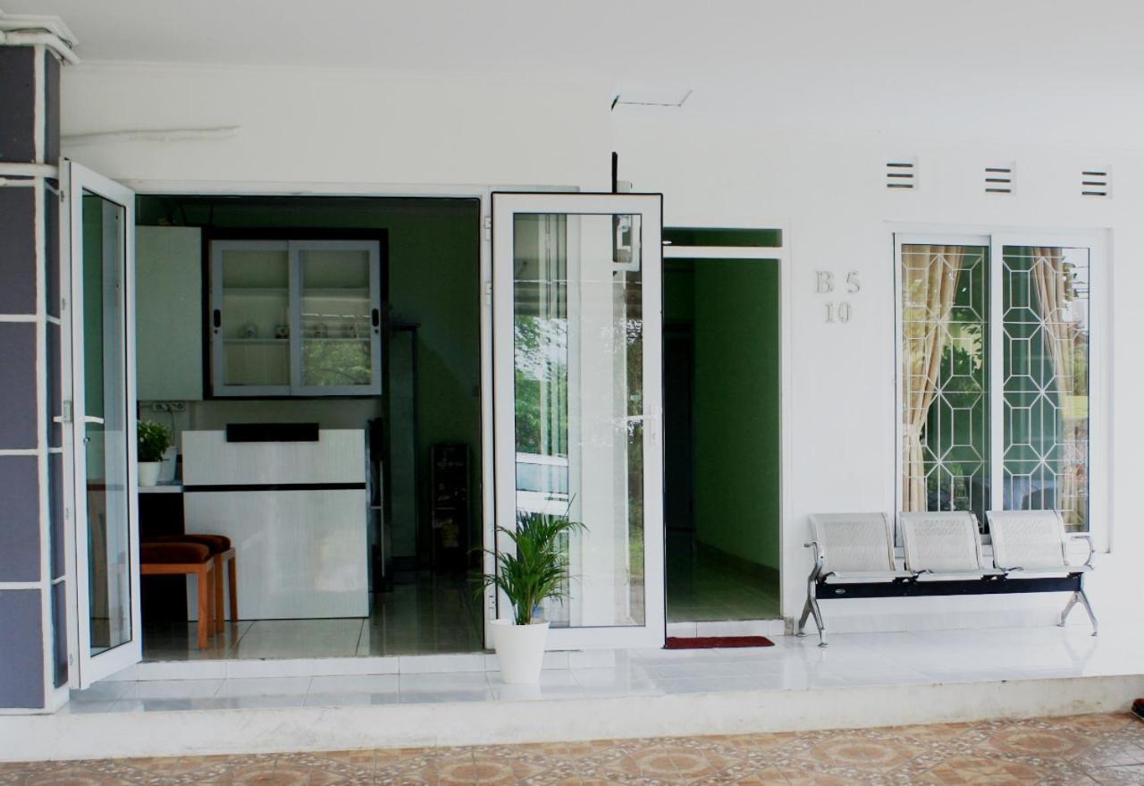 Aquina House Bogor Exterior foto