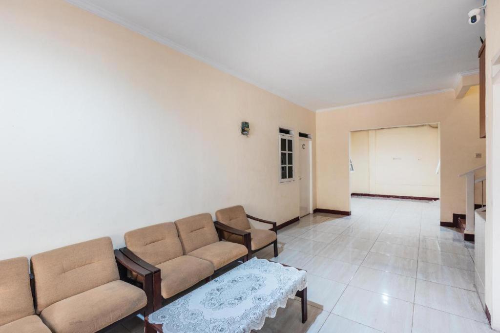 Aquina House Bogor Exterior foto